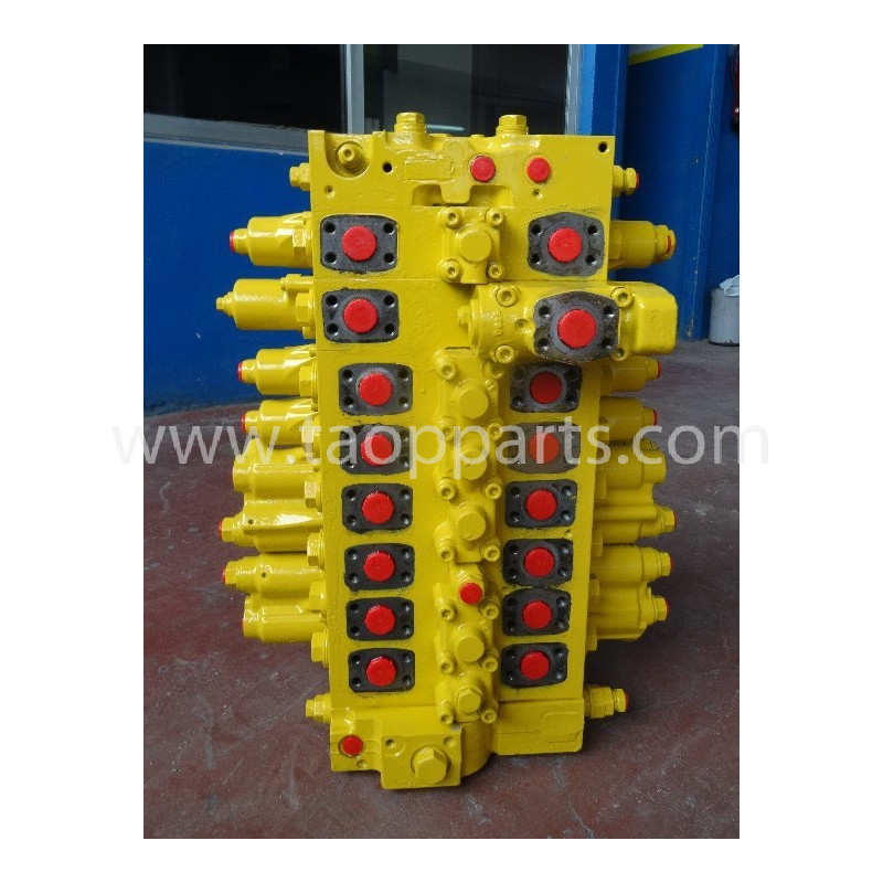 Distributeur Komatsu...