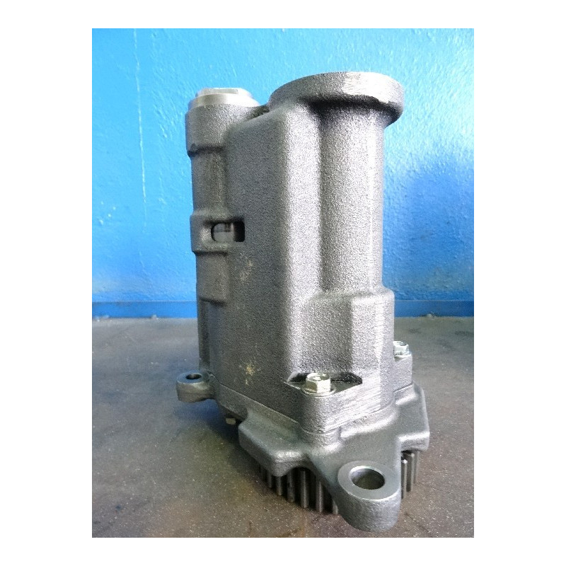 Pompa olio Komatsu...