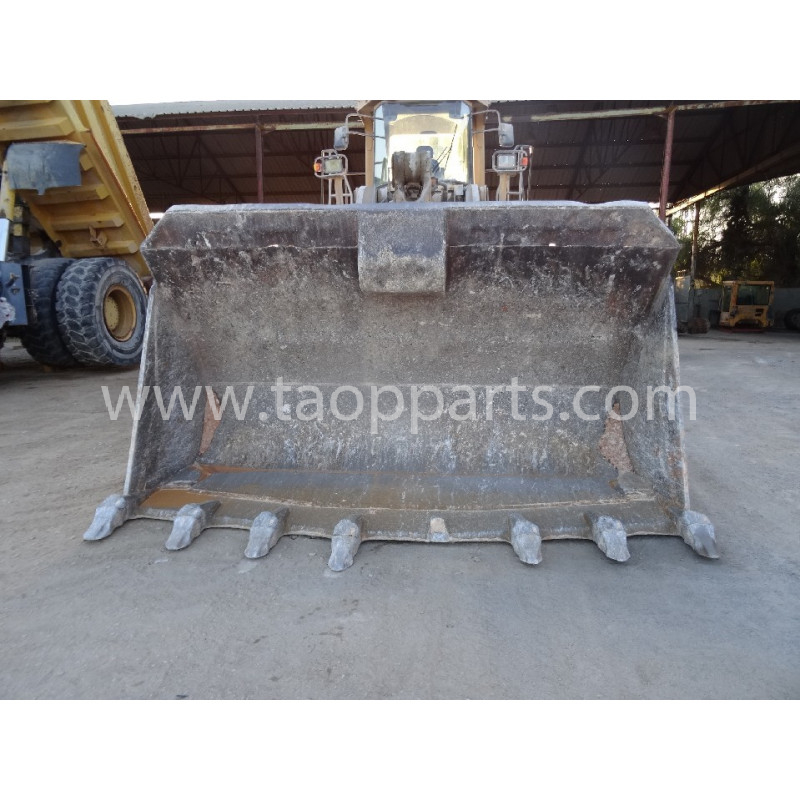 Benne Komatsu 426-807-2200... Benne Komatsu 426-807-2200...