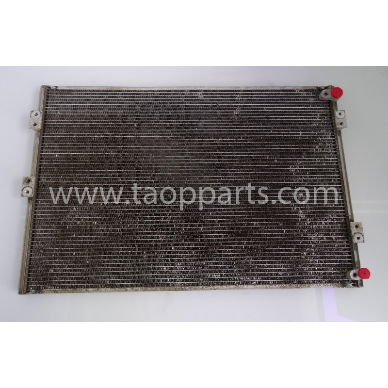 Condenseur Komatsu... Condenseur Komatsu...