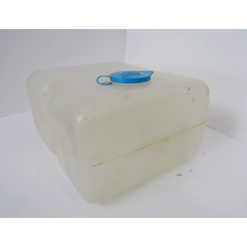 Reservoir d' eau Komatsu...