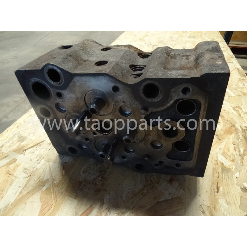 used Komatsu Cylinder head... used Komatsu Cylinder head...