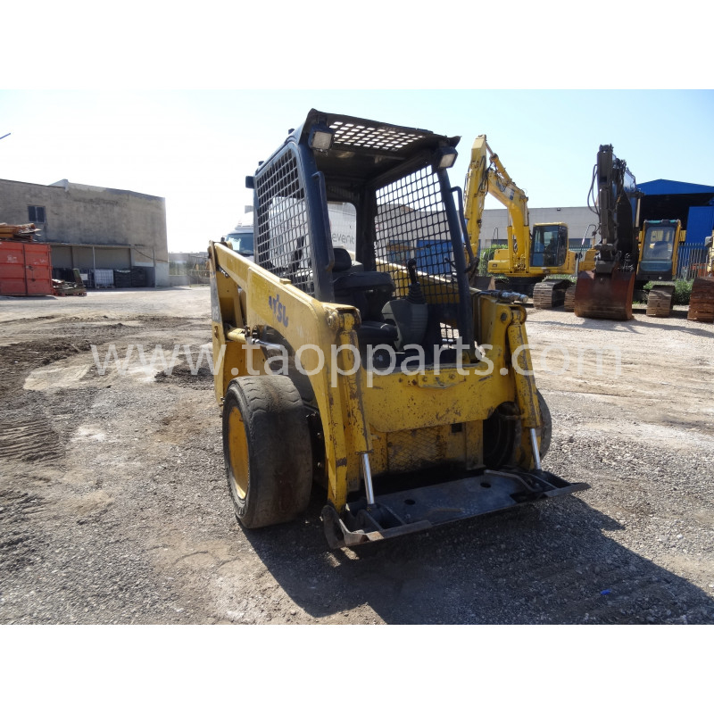 Komatsu SK815-5 Skid steer... Komatsu SK815-5 Skid steer...