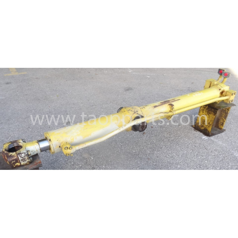 used Komatsu cylinder... used Komatsu cylinder...