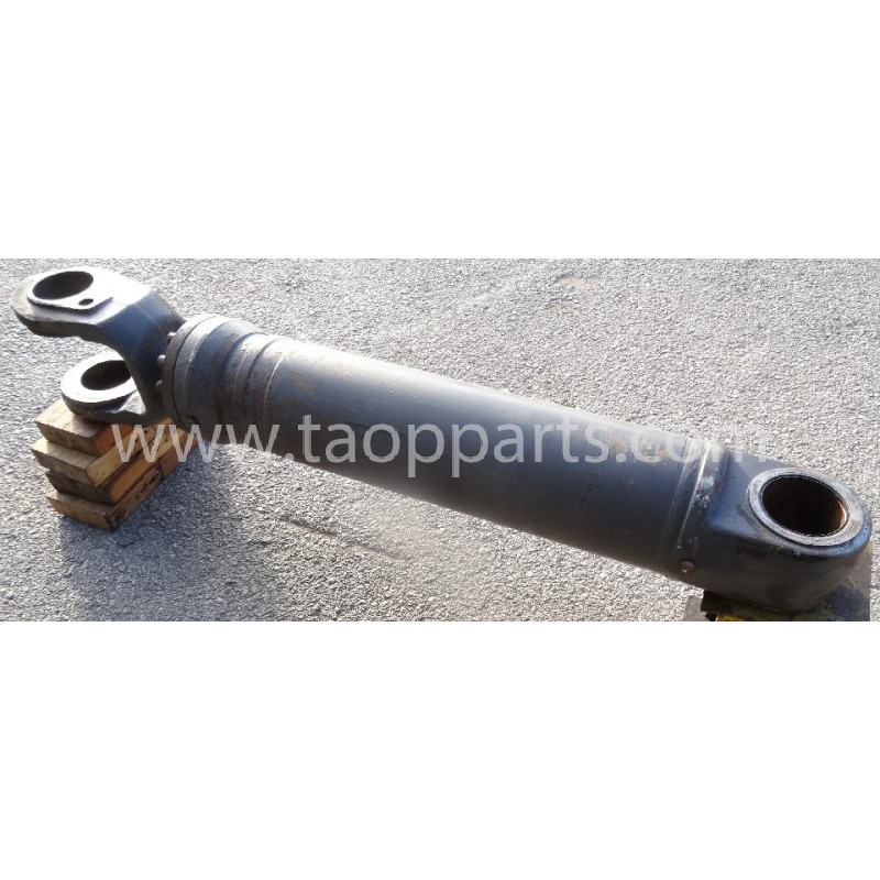 used Volvo Lift cylinder...