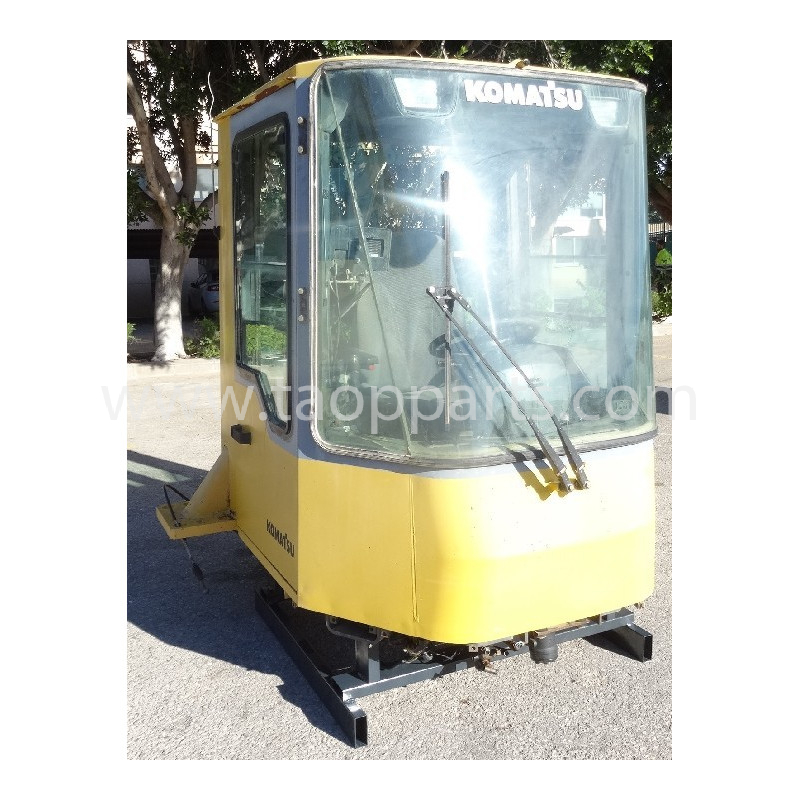 Komatsu Cab 421-56-H1401... Komatsu Cab 421-56-H1401...