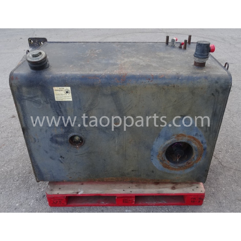 Reservoir carburant Komatsu... Reservoir carburant Komatsu...