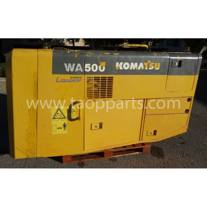 used Bonnet 425-54-21113... used Bonnet 425-54-21113...