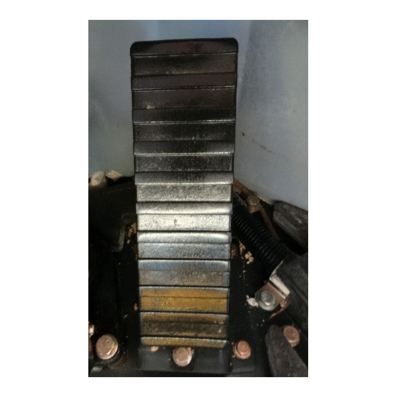 Accelerateur Komatsu... Accelerateur Komatsu...