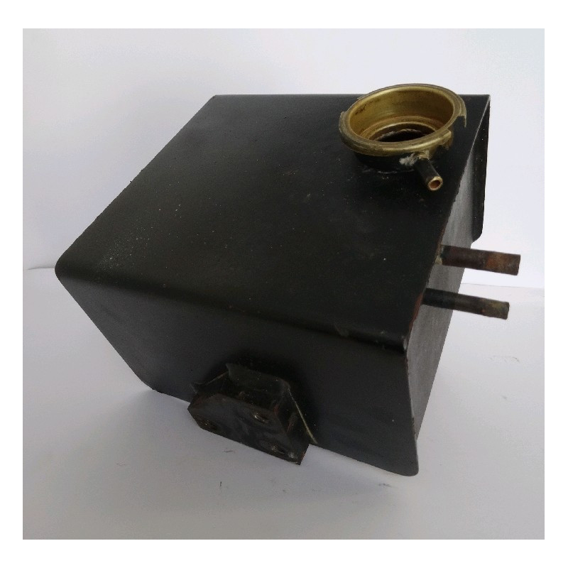 Reservoir d' eau Komatsu...