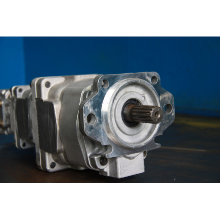 Bomba Komatsu 705-56-36050... Bomba Komatsu 705-56-36050...