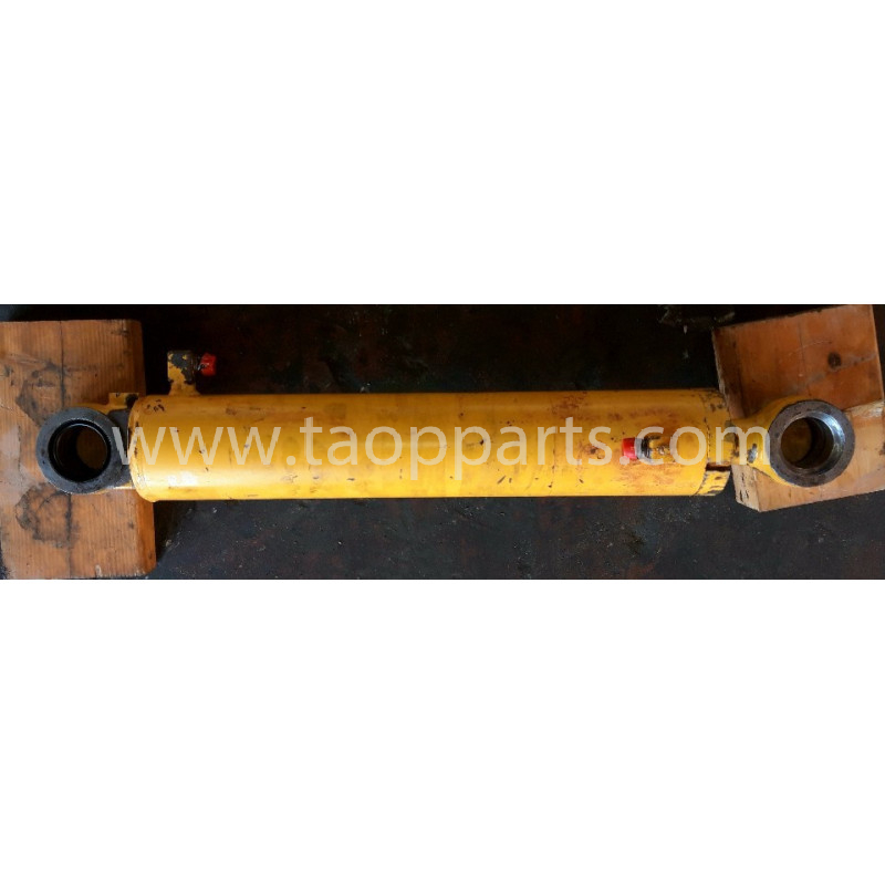 Komatsu Steering cylinder... Komatsu Steering cylinder...