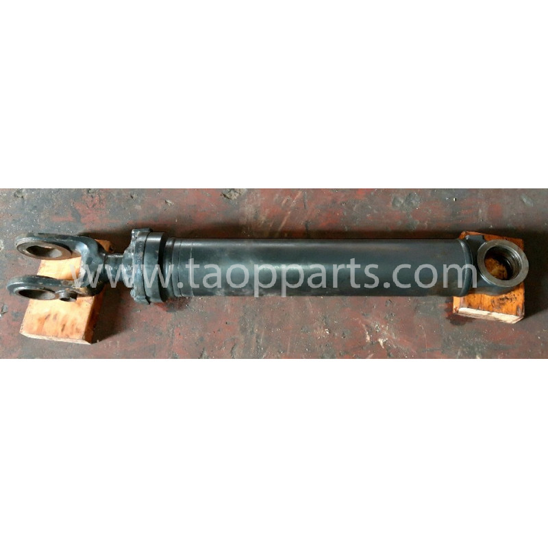 used Lift cylinder...