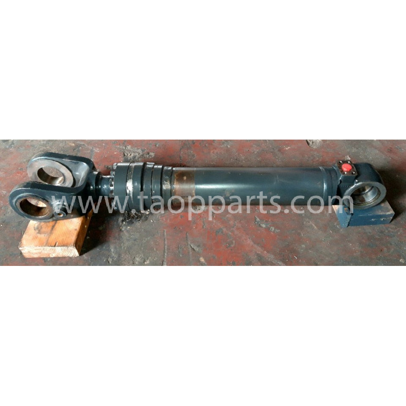 Steering cylinder... Steering cylinder...