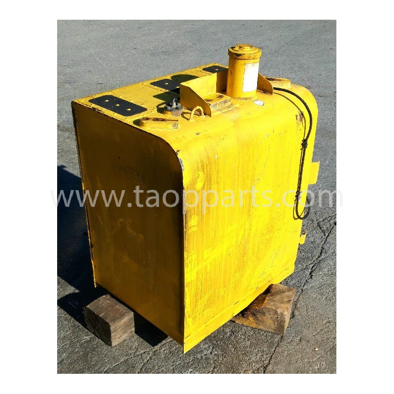 Reservoir carburant Komatsu... Reservoir carburant Komatsu...