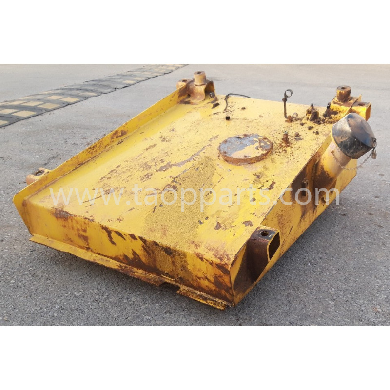 Reservoir carburant Komatsu... Reservoir carburant Komatsu...