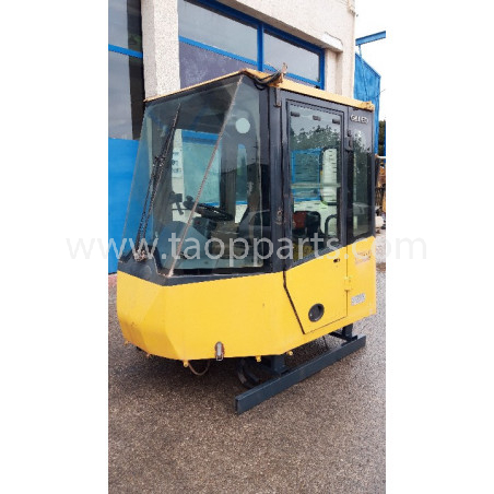 Cabina Komatsu 425-926-3415...