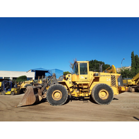 Pale gommate Volvo L150E...