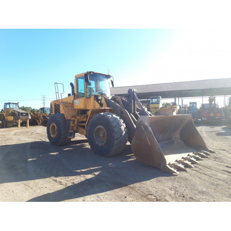 Pale gommate Volvo L150E...