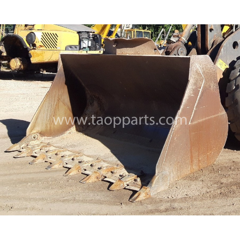 used Volvo Bucket 11011721... used Volvo Bucket 11011721...
