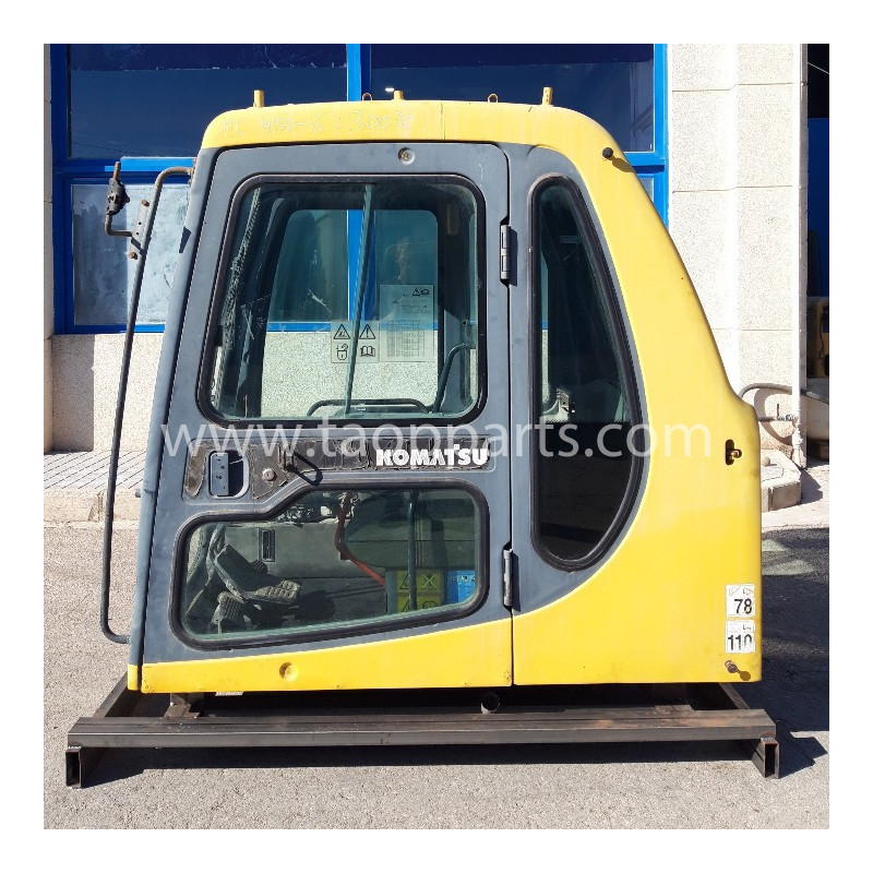 Komatsu Cab 20Y-54-K9290... Komatsu Cab 20Y-54-K9290...