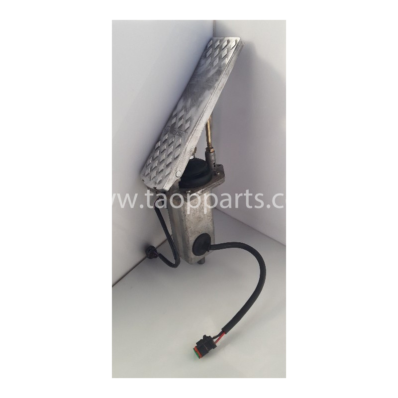 Komatsu accelerator...