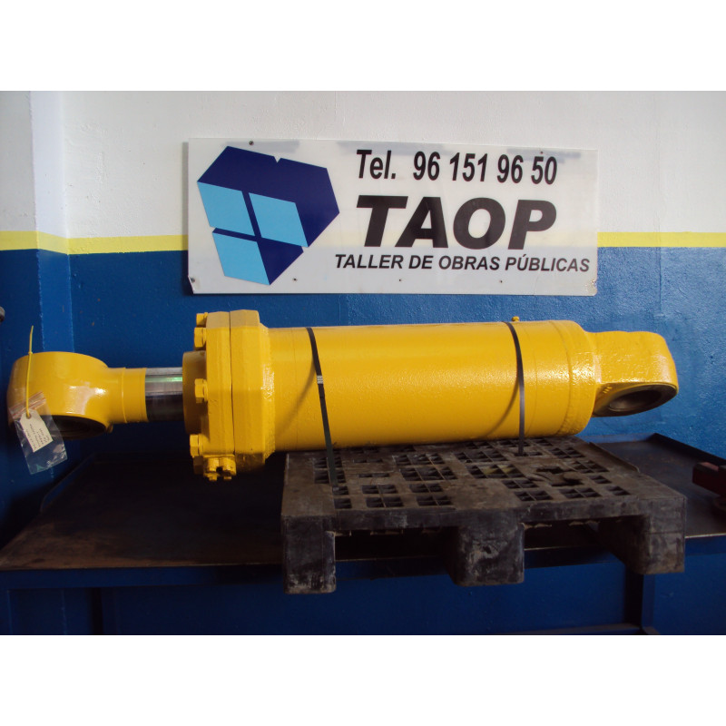 Vérin de godet Komatsu... Vérin de godet Komatsu...