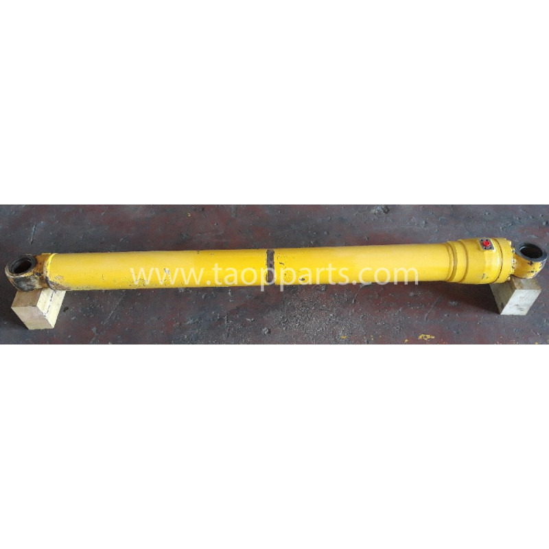 Komatsu Arm Cylinder... Komatsu Arm Cylinder...