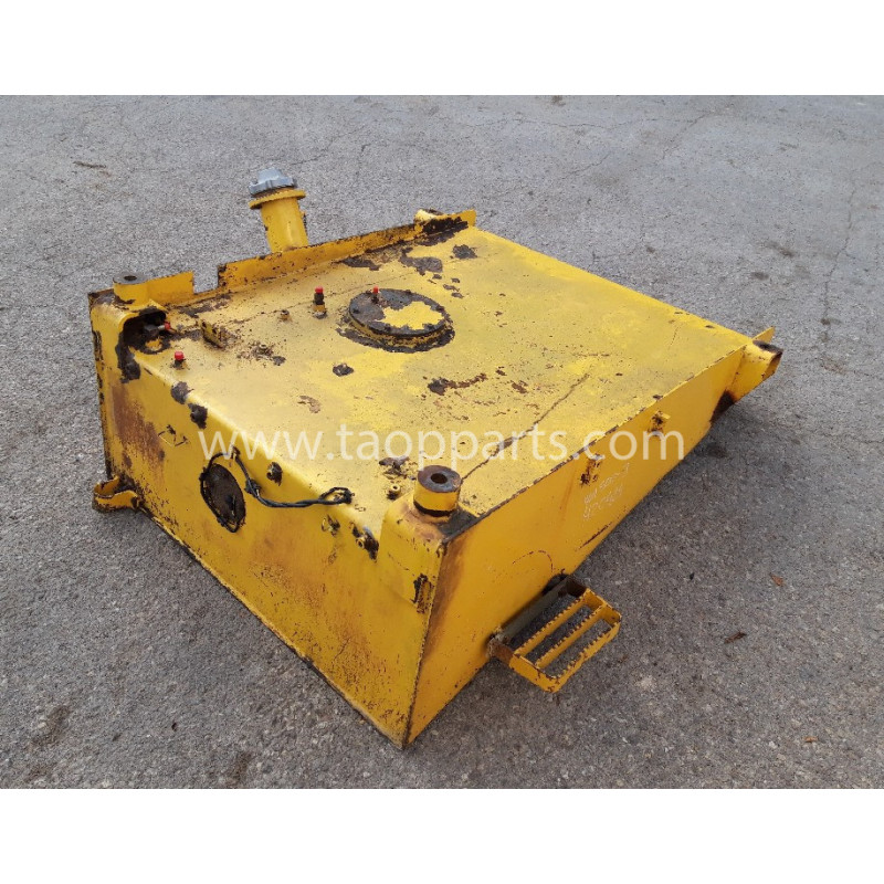 Reservoir carburant Komatsu... Reservoir carburant Komatsu...