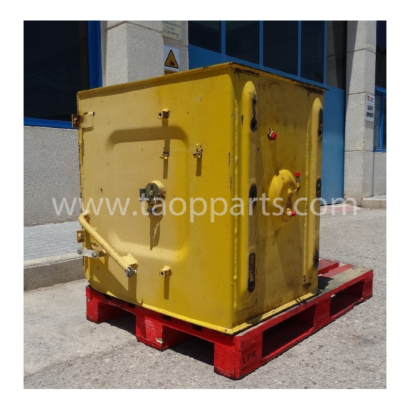 Reservoir carburant Komatsu... Reservoir carburant Komatsu...