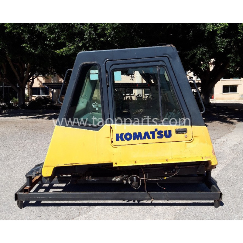 Komatsu Cab 569-54-83002... Komatsu Cab 569-54-83002...
