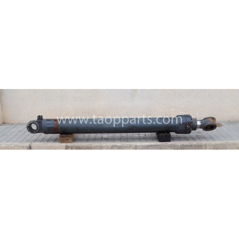 used Volvo Arm Cylinder... used Volvo Arm Cylinder...
