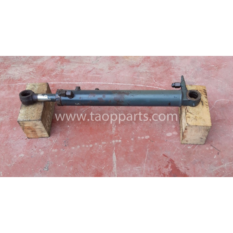 Komatsu Steering cylinder... Komatsu Steering cylinder...