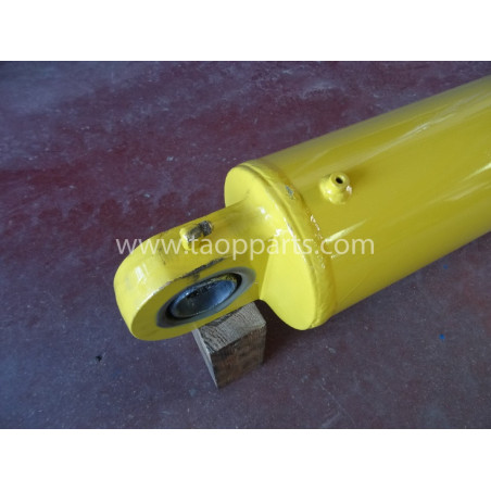 used Komatsu Hoist Cylinder...