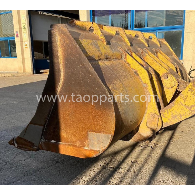Komatsu Bucket 423-75-H2E00... Komatsu Bucket 423-75-H2E00...