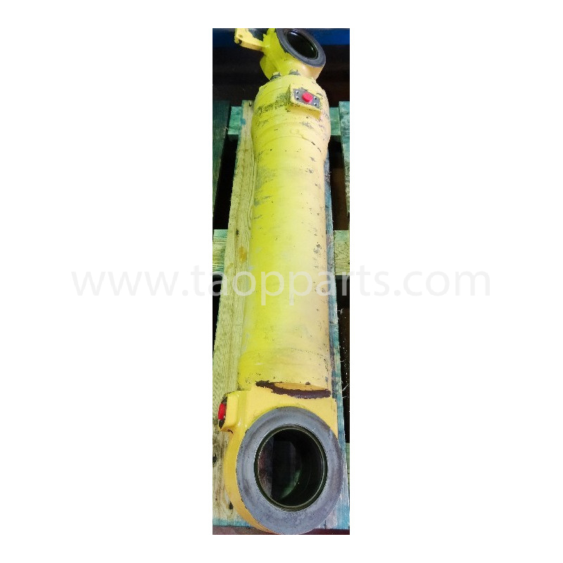 Komatsu BUCKET CYLINDER...