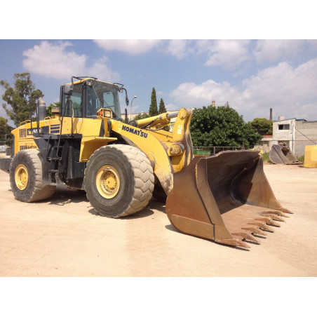Pale gommate Komatsu... Pale gommate Komatsu...