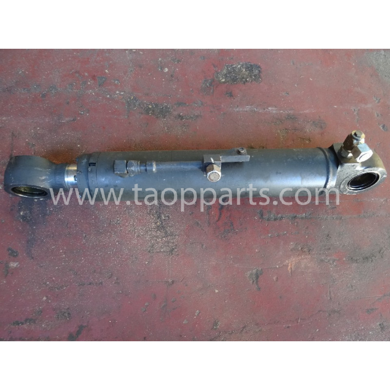 Komatsu Steering cylinder... Komatsu Steering cylinder...