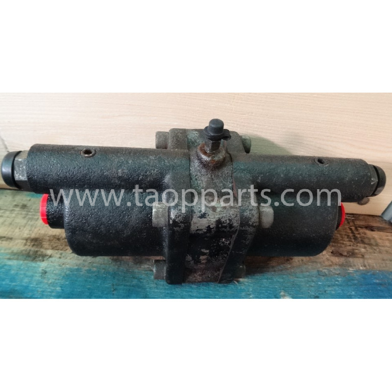 Komatsu Valve 56B-43-17110... Komatsu Valve 56B-43-17110...