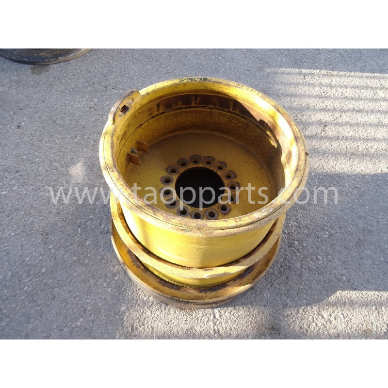 Komatsu Llantas 650/65 R25... Komatsu Llantas 650/65 R25...