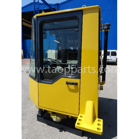 Komatsu Cab 421-56-H1401... Komatsu Cab 421-56-H1401...