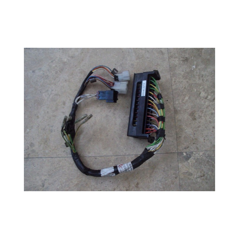 used Fuse box 425-06-22711...