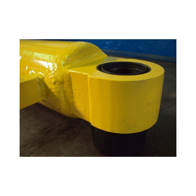 Cilindro sterzo usato... Cilindro sterzo usato...