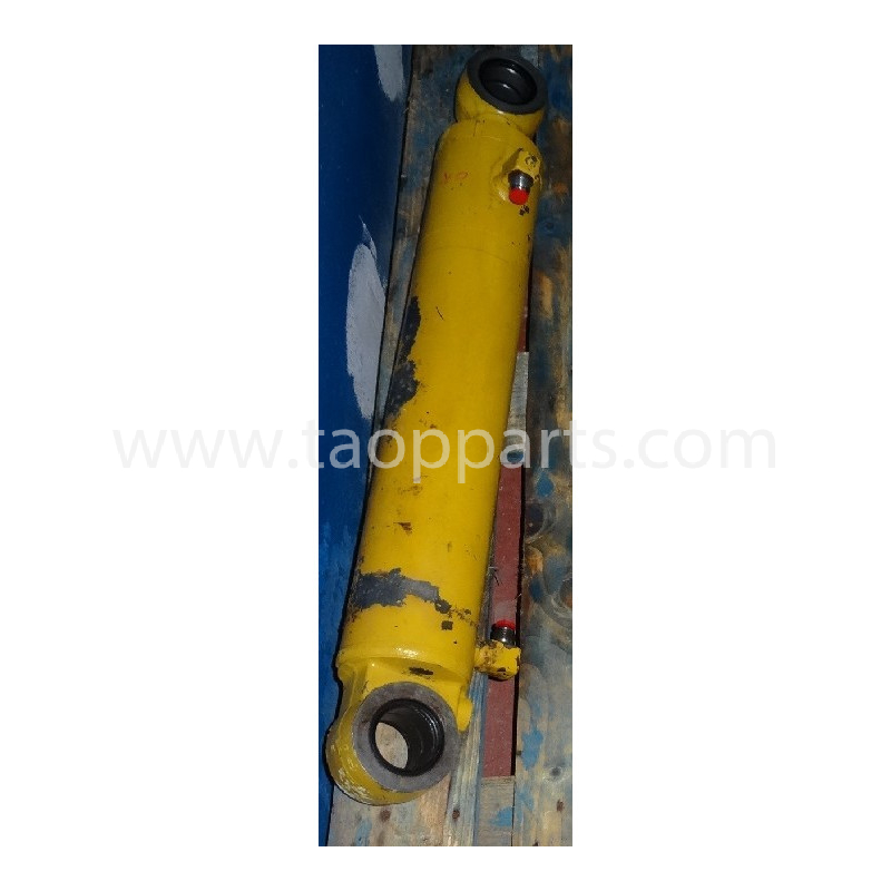 used Lift cylinder...