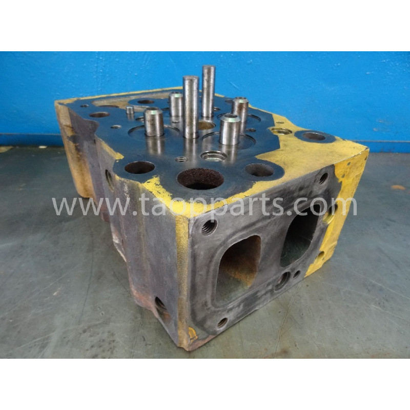 used Komatsu Cylinder head... used Komatsu Cylinder head...