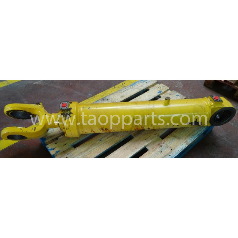 Komatsu Lift cylinder...