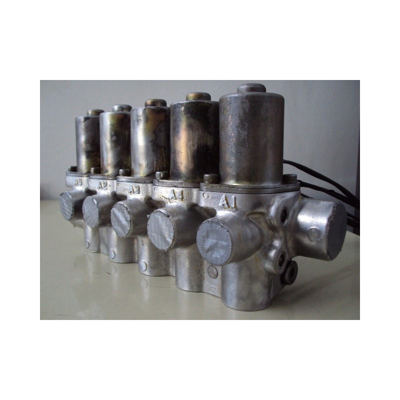 Komatsu Valve 206-60-51102... Komatsu Valve 206-60-51102...
