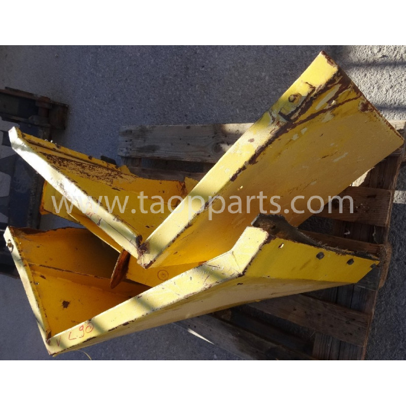 used Volvo Fender 11132414... used Volvo Fender 11132414...