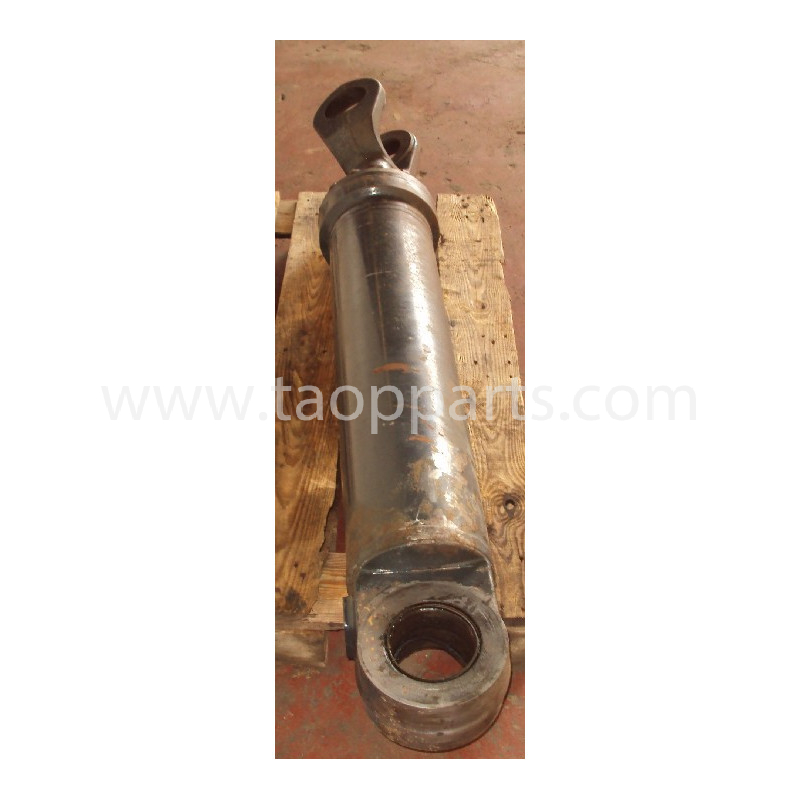 Komatsu Lift cylinder... Komatsu Lift cylinder...