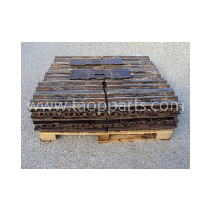 Komatsu Shoe 208-32-61110... Komatsu Shoe 208-32-61110...